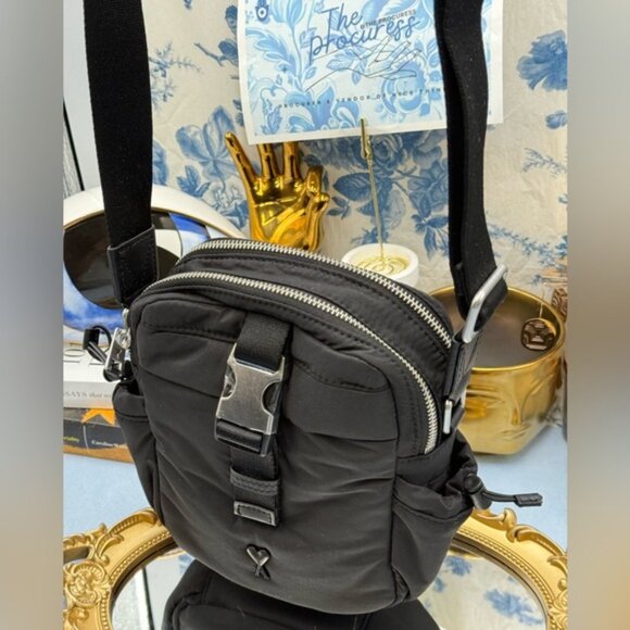 🆕 AMI PARIS 🧿 NWOT Black Ami de Coeur Crossbody Pocket Pouch - Picture 4 of 16